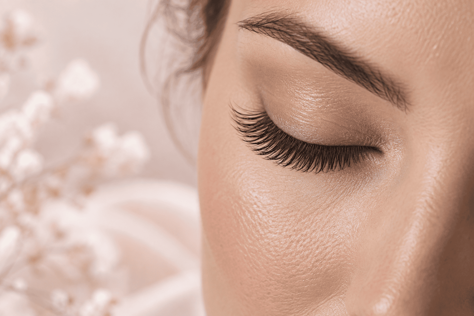 Illustrative close-up of a curled lash line